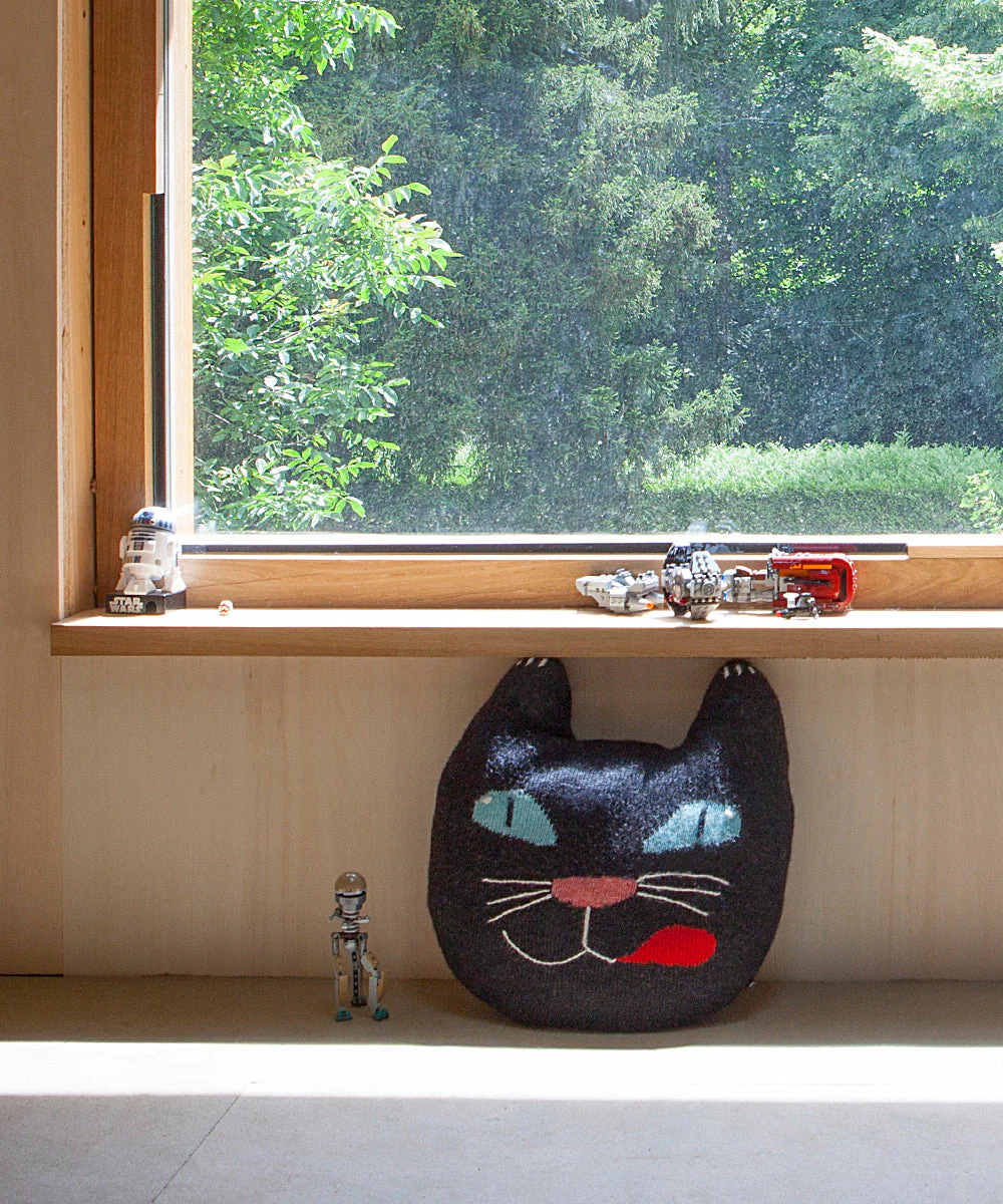 Black Cat Pillow - Image 3