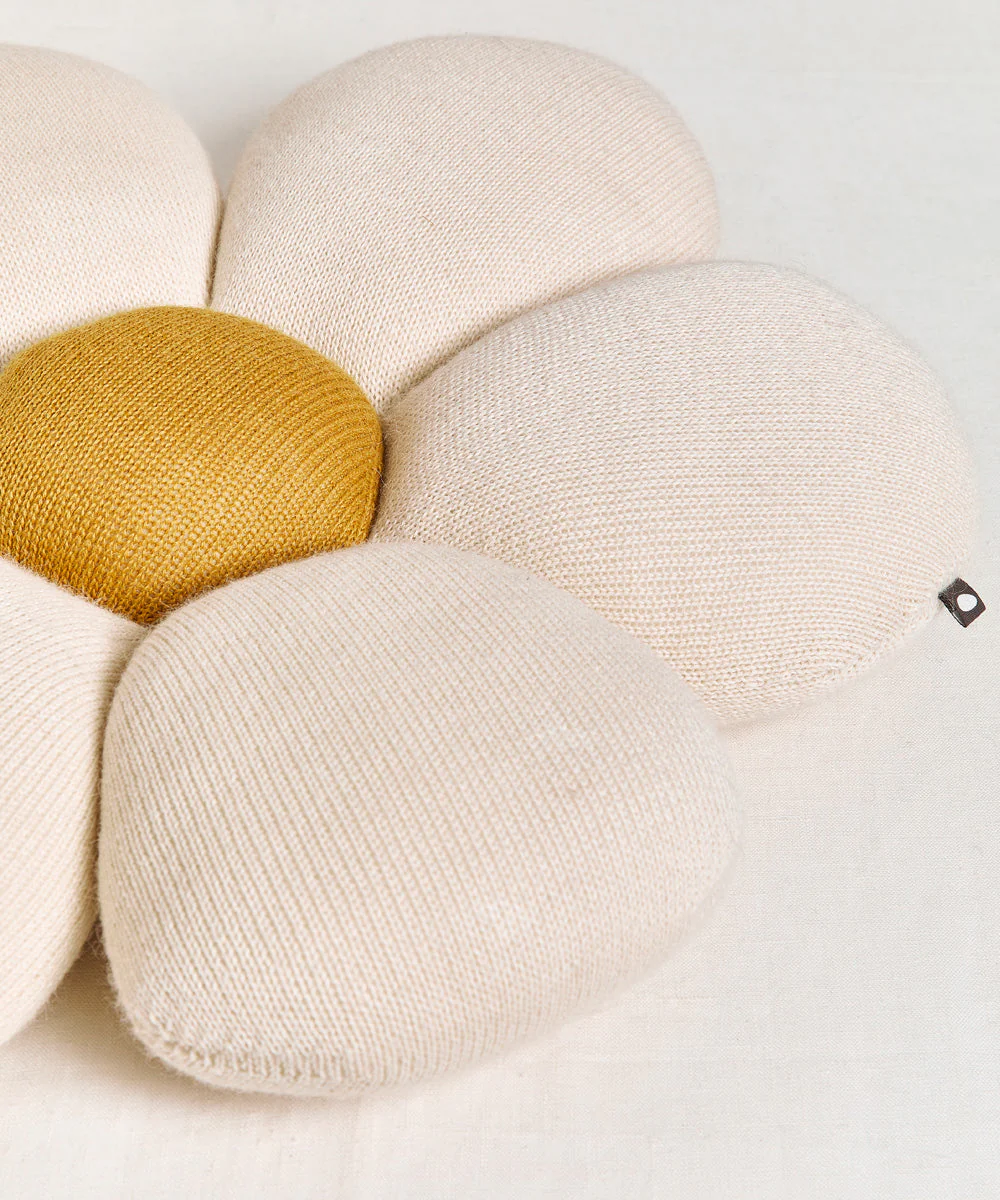 Daisy Pillow - Image 3
